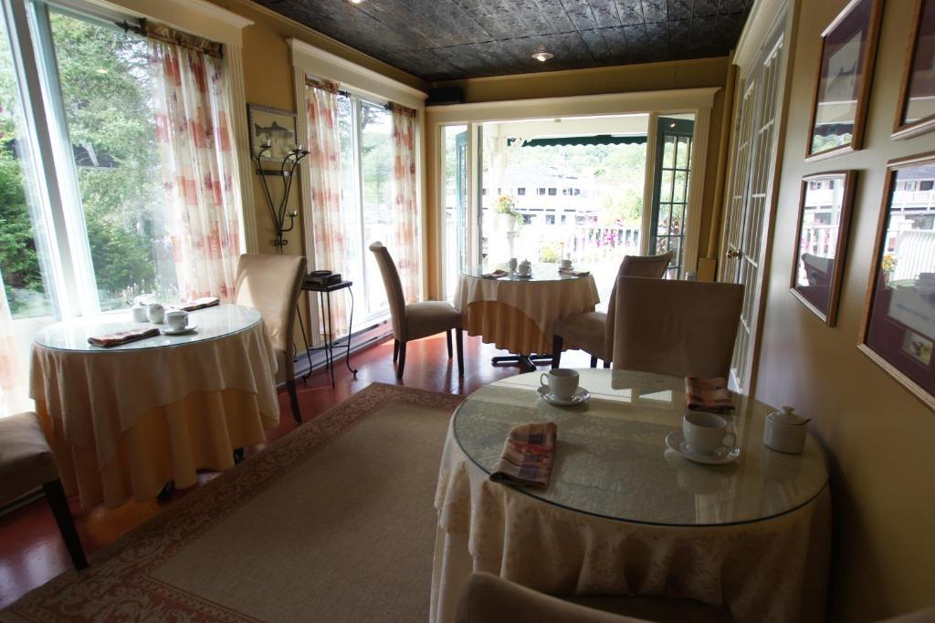 Serendipity B&B North Hatley Bilik gambar